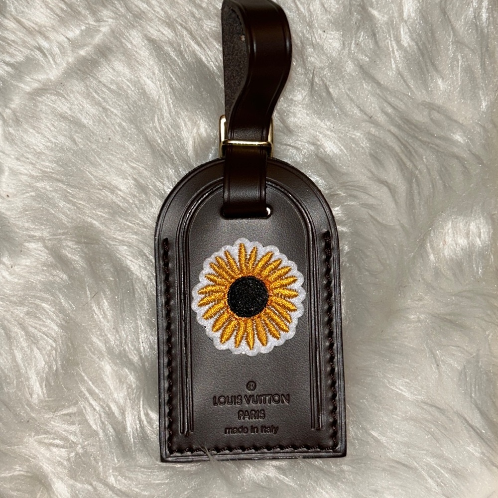 Louis Vuitton RARE Brown leather luggage tag